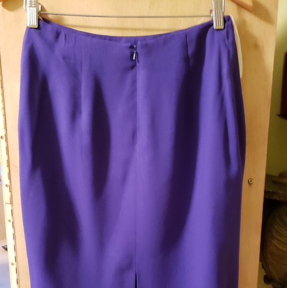 Purple/violet suit/ beaded collar - Picture 7 of 16